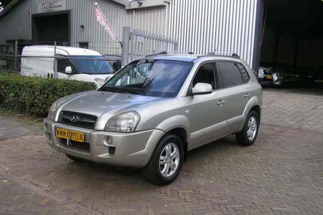 Hyundai Tucson (2010) thumbnail 1