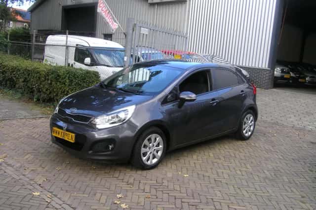 Kia Rio (2012) thumbnail 1