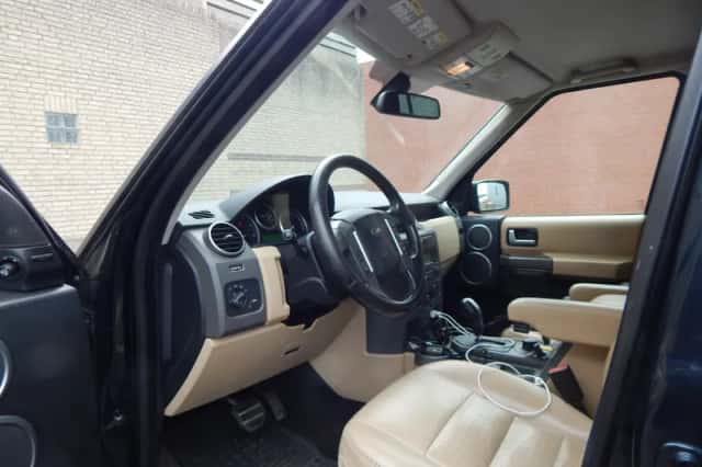 Land Rover Discovery (2007) thumbnail 6
