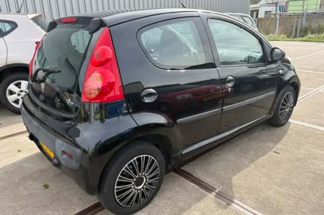 Peugeot 107 (2011) thumbnail 3