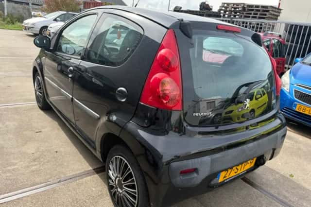 Peugeot 107 (2011) thumbnail 4