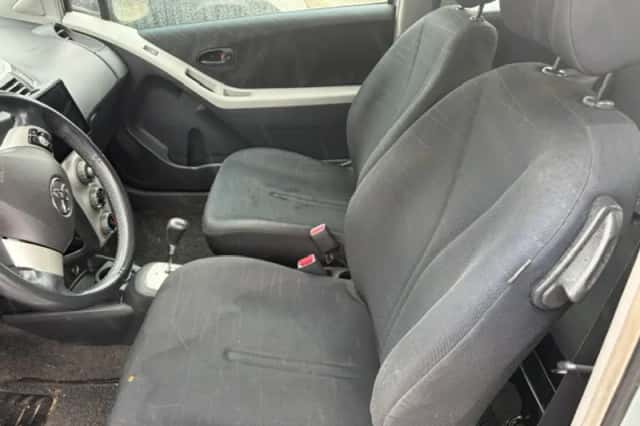 Toyota Yaris (2006) thumbnail 6