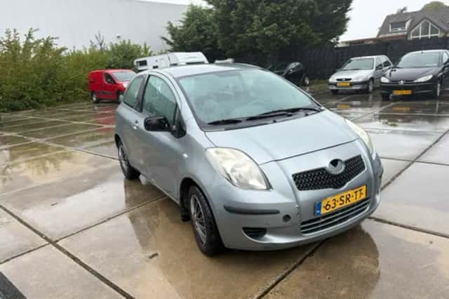 Toyota Yaris (2006) thumbnail 2