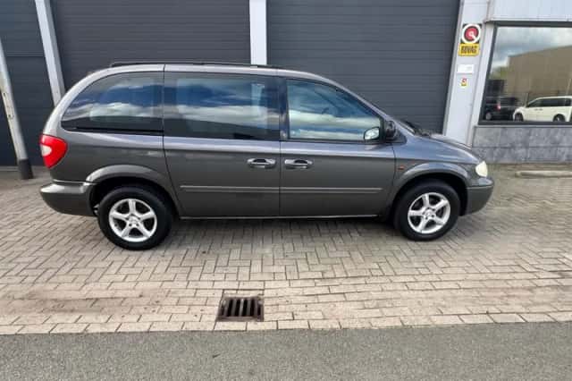 Chrysler VOYAGER (2005) thumbnail 4