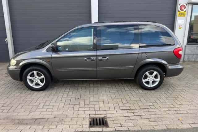 Chrysler VOYAGER (2005) thumbnail 6