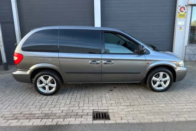 Chrysler Voyager (2006) thumbnail 5