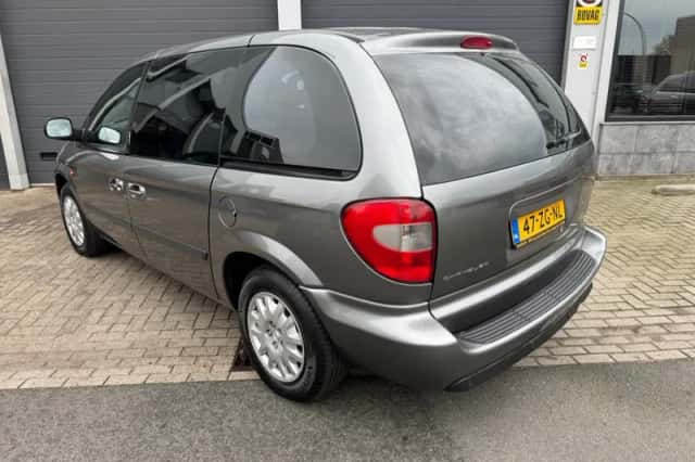 Chrysler Voyager (2008) thumbnail 3