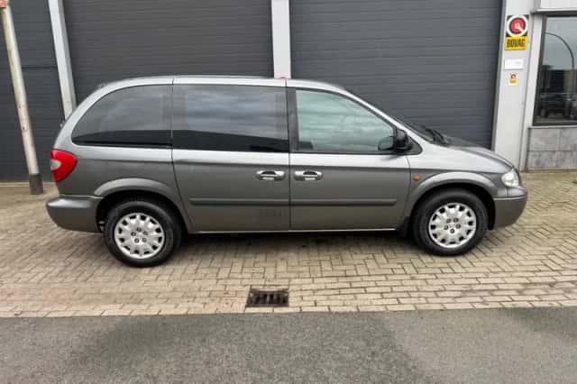 Chrysler Voyager (2008) thumbnail 5