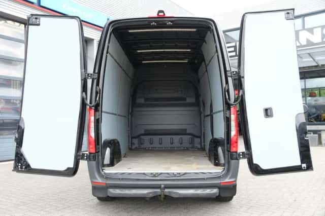 Mercedes-Benz Sprinter (2020) thumbnail 3
