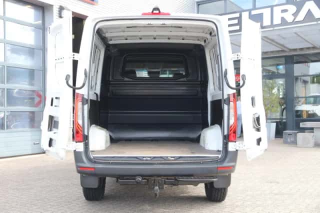 Mercedes-Benz Sprinter (2020) thumbnail 3