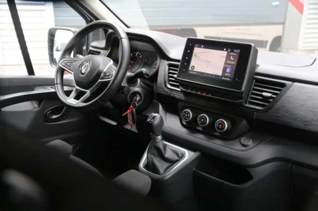 Renault Trafic (2023) thumbnail 5