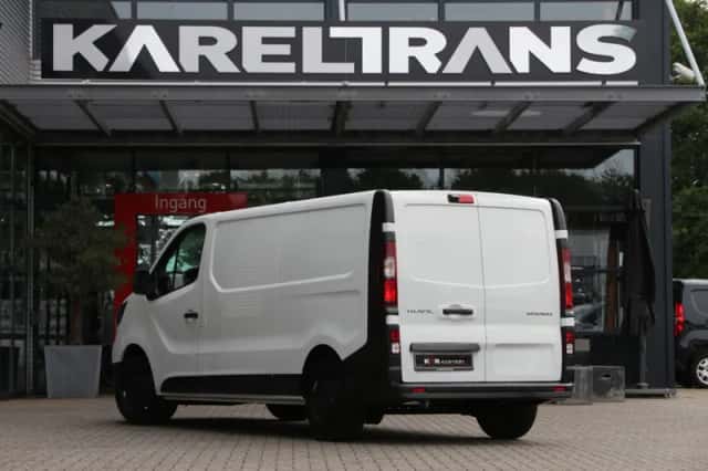 Renault Trafic (2023) thumbnail 2