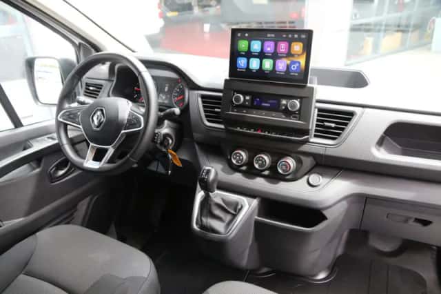 Renault Trafic (2023) thumbnail 5