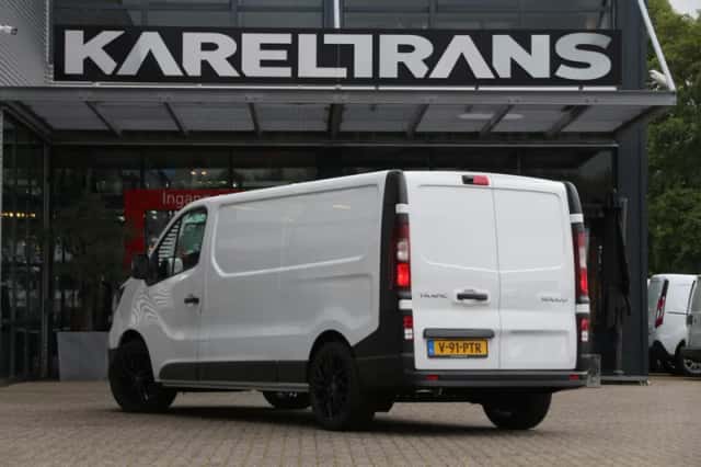 Renault Trafic (2023) thumbnail 2