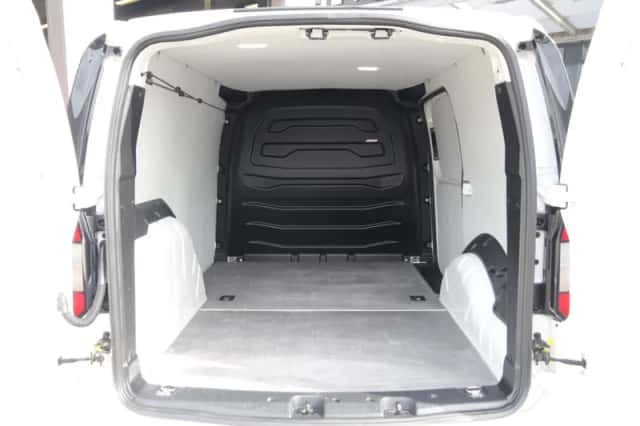 Volkswagen Caddy (2023) thumbnail 4