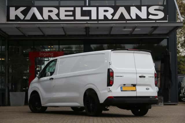 Ford Transit Custom (2024) thumbnail 2