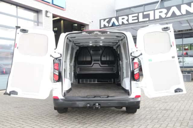 Ford Transit Custom (2024) thumbnail 3
