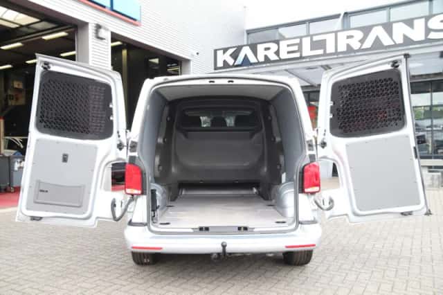 Volkswagen Transporter (2021) thumbnail 3