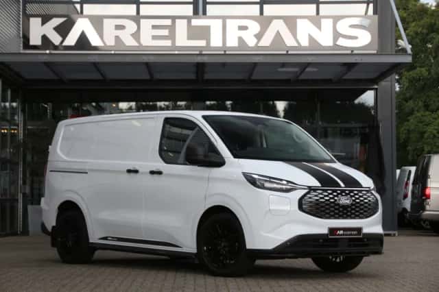 Ford E-Transit Custom (2025) thumbnail 1