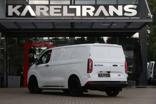 Ford E-Transit Custom (2025) thumbnail 2
