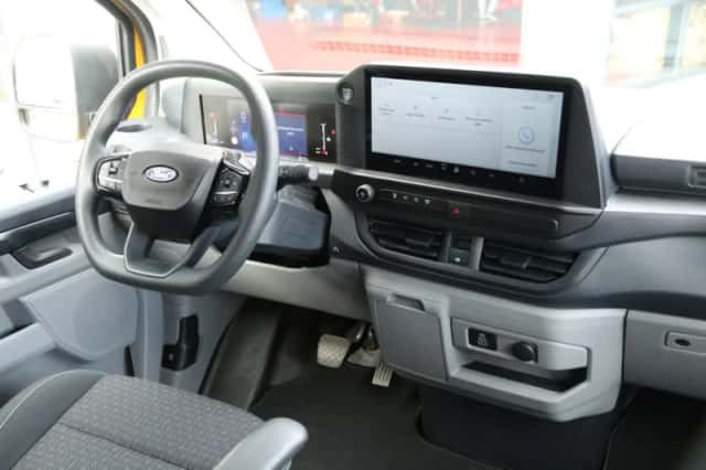 Ford Transit Custom (2024) thumbnail 5