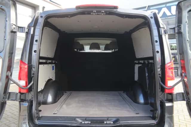 Mercedes-Benz Vito (2020) thumbnail 4