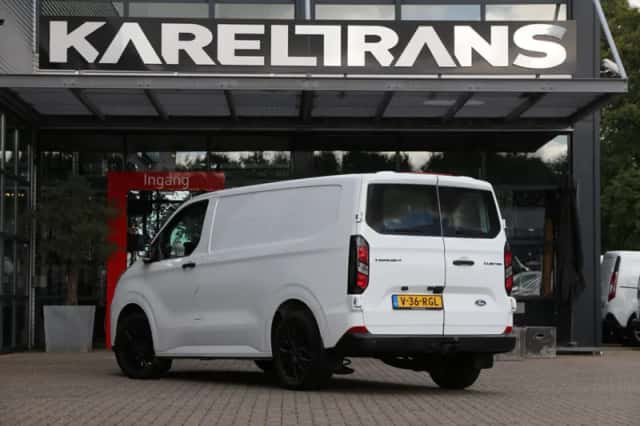 Ford Transit Custom (2024) thumbnail 2
