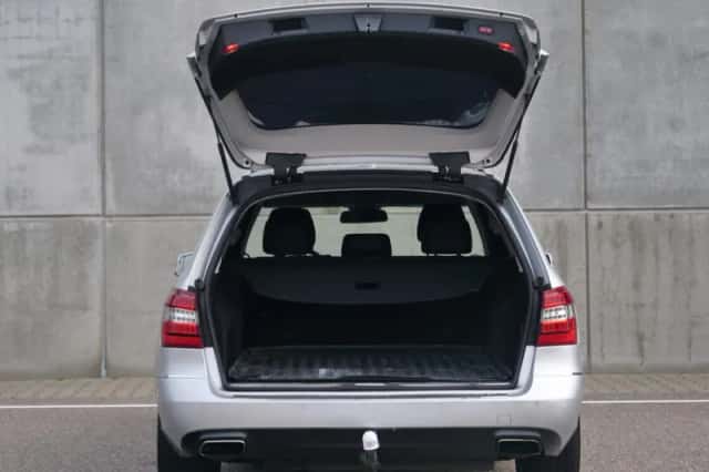 Mercedes-Benz E-Klasse (2012) thumbnail 3