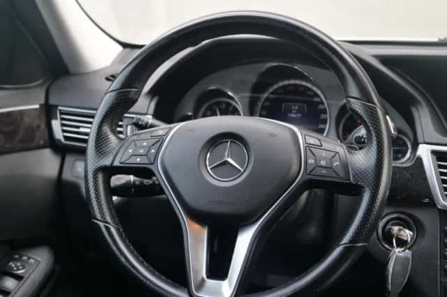 Mercedes-Benz E-Klasse (2012) thumbnail 5