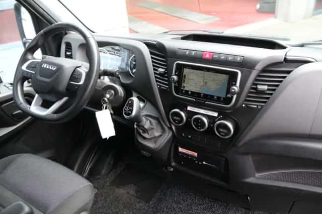 Iveco Daily (2023) thumbnail 5