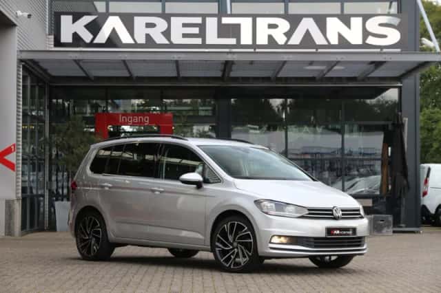 Volkswagen Touran (2023) thumbnail 1