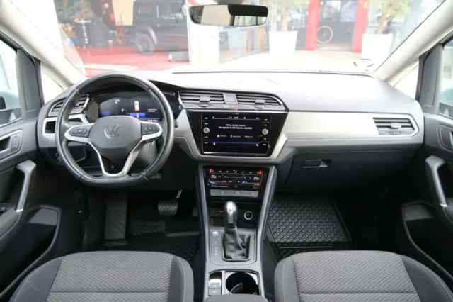 Volkswagen Touran (2023) thumbnail 5