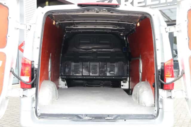 Mercedes-Benz Vito (2018) thumbnail 4