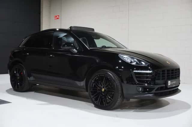 Porsche Macan (2017) thumbnail 3