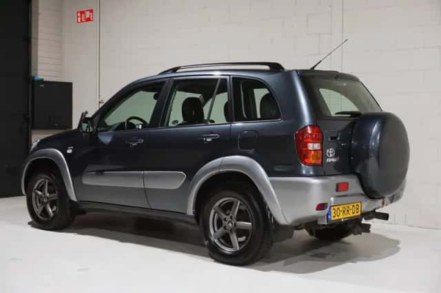 Toyota RAV4 (2005) thumbnail 4