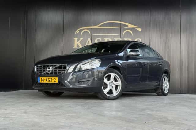 Volvo S60 (2012) thumbnail 2