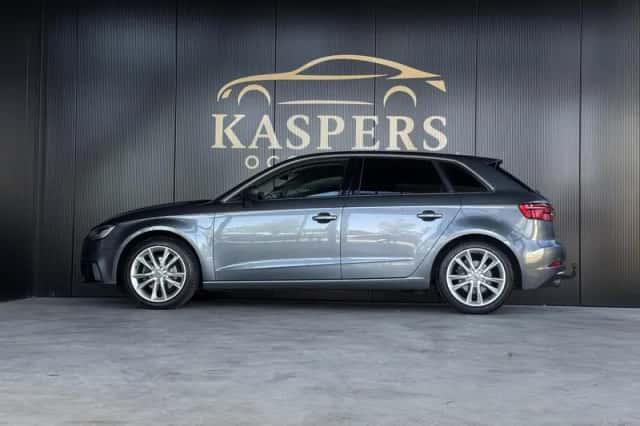 Audi A3 (2016) thumbnail 5