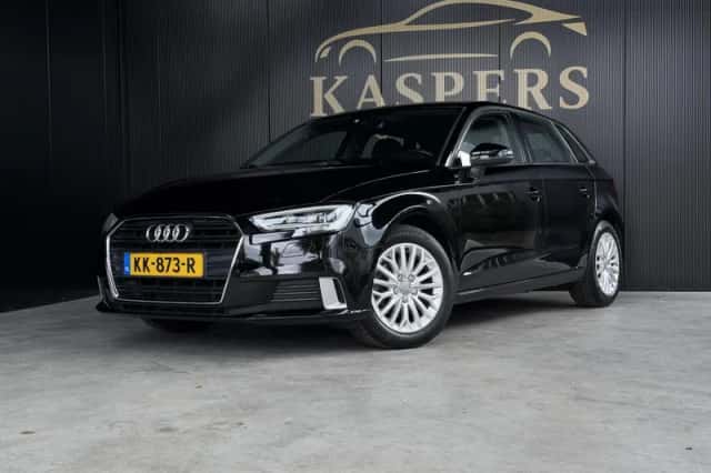 Audi A3 (2016) thumbnail 2