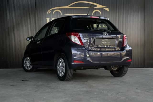 Toyota Yaris (2014) thumbnail 6