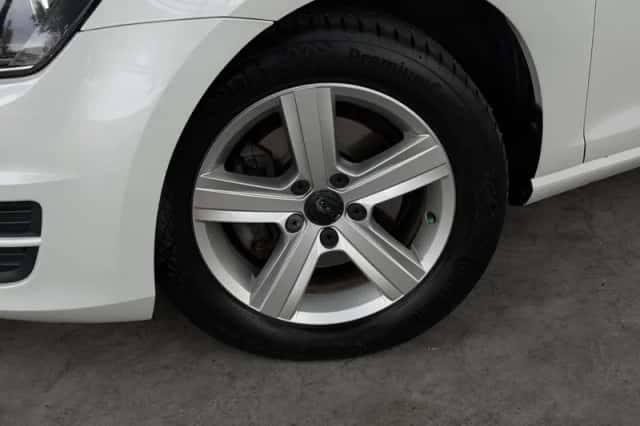 Volkswagen Golf (2013) thumbnail 3