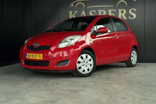 Toyota Yaris (2009) thumbnail 2