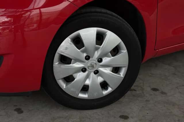 Toyota Yaris (2009) thumbnail 3