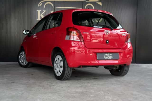 Toyota Yaris (2009) thumbnail 6