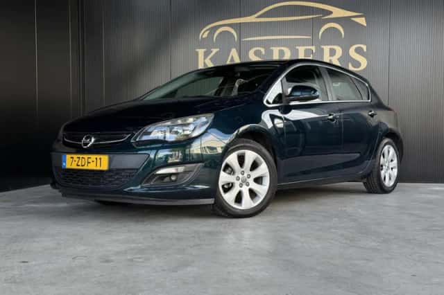 Opel Astra (2014) thumbnail 2