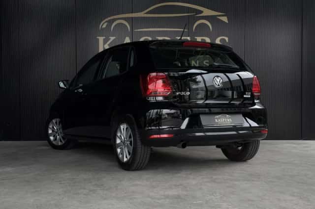 Volkswagen Polo (2015) thumbnail 6