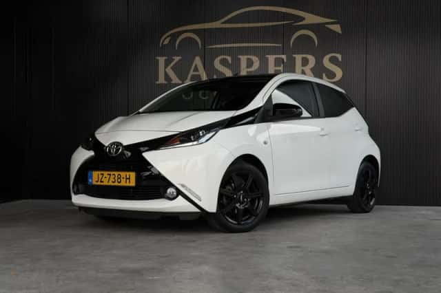 Toyota Aygo (2016) thumbnail 2
