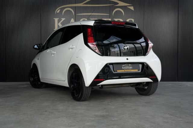Toyota Aygo (2016) thumbnail 6
