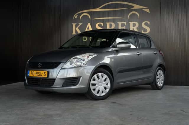 Suzuki Swift (2011) thumbnail 2