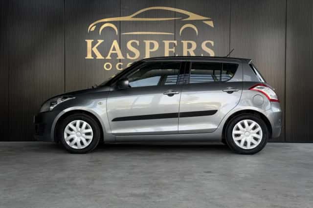 Suzuki Swift (2011) thumbnail 5