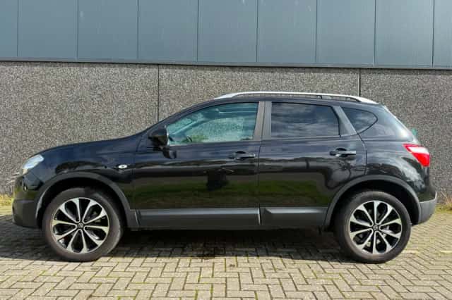 Nissan Qashqai (2012) thumbnail 6